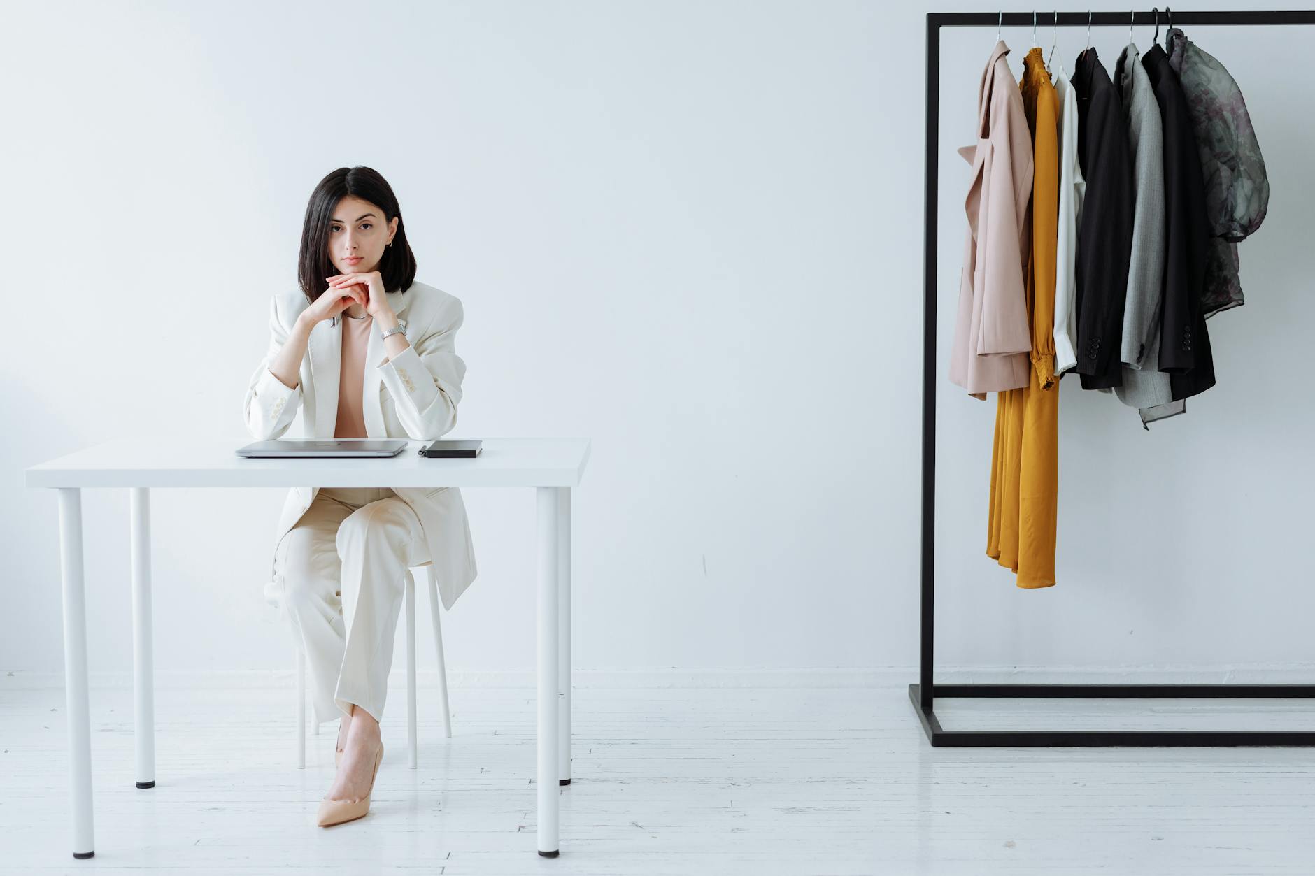 minimalist fashion aesthetic