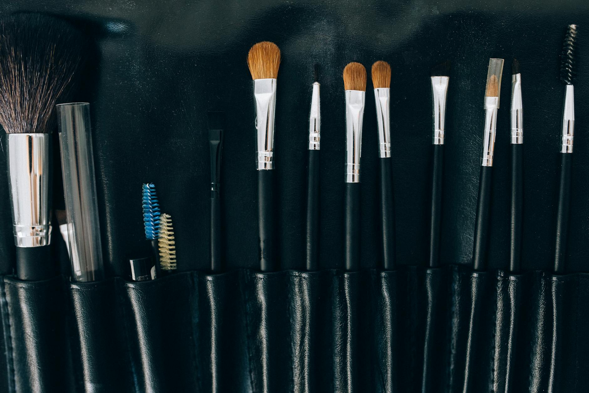 makeup brushes cleaning