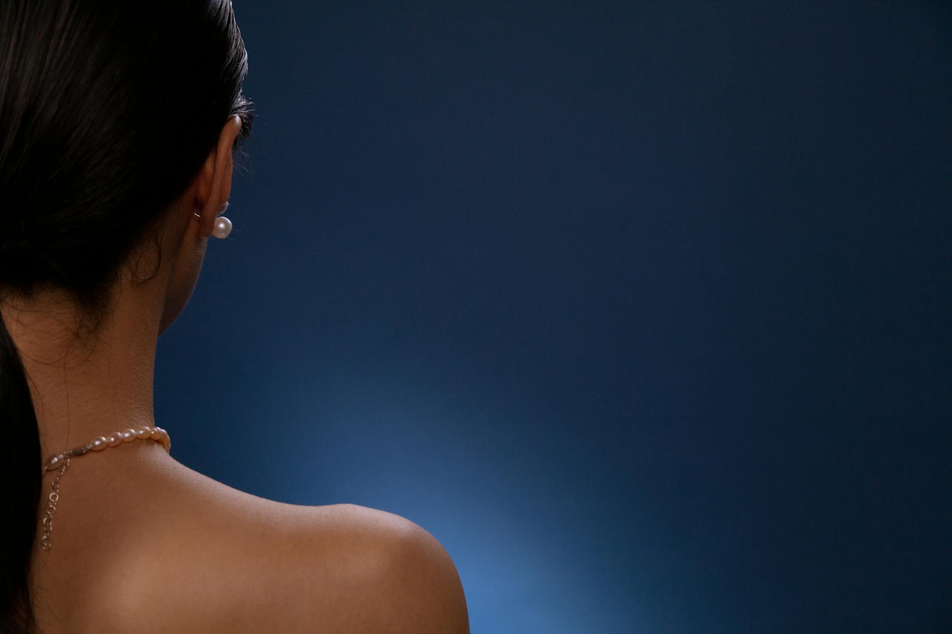 pearl earrings elegance
