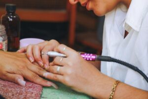 Pick a Nail Salon That Won’t Break the Bank