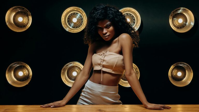 stylish bandeau top outfit